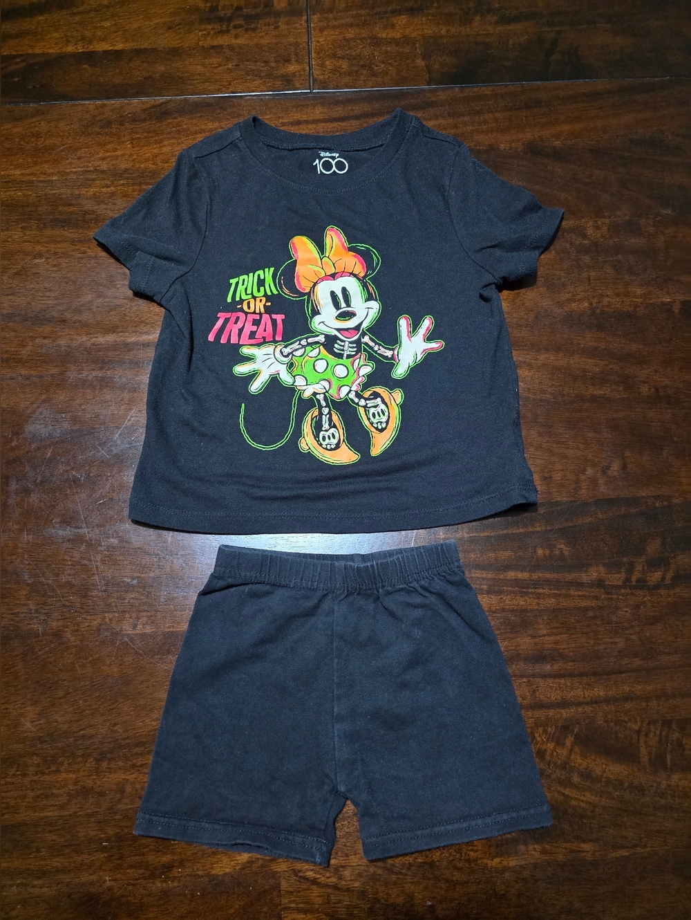 Disney Minnie Mouse 'Trick or Treat' Black Halloween Tee & Shorts Set 3t